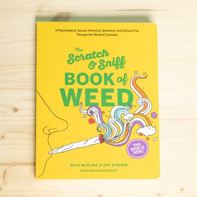 Libro para rascar y oler la hierba