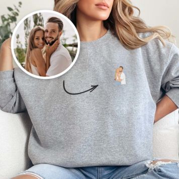 Sudadera personalizable con ilustración pequeña