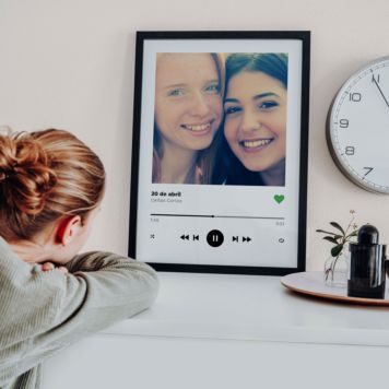 Póster personalizado con foto y canción
